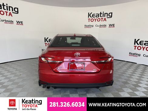 Used 2025 Toyota Camry SE FWD image 6