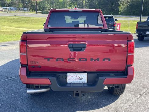 Used 2025 Toyota Tacoma TRD Sport AWD/4WD image 3