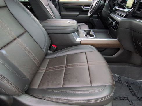 Used 2024 Chevrolet Silverado 2500 High Country w/ High Country Premium Package image 25