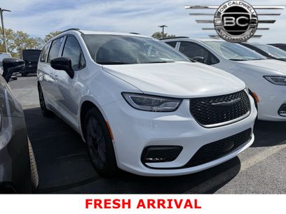 New 2026 Chrysler Pacifica Limited