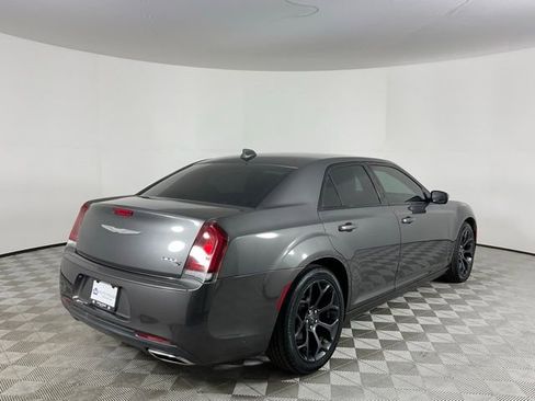 Used 2019 Chrysler 300 S image 5