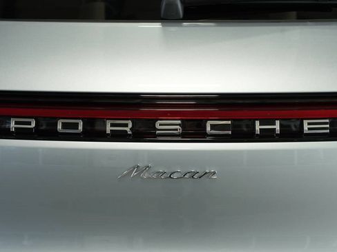 New 2025 Porsche Macan image 38