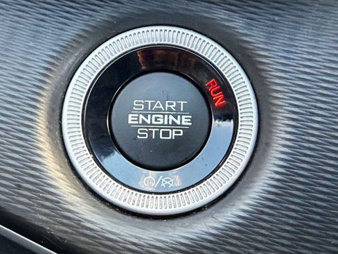 Used 2023 Jeep Grand Cherokee Laredo RWD image 35