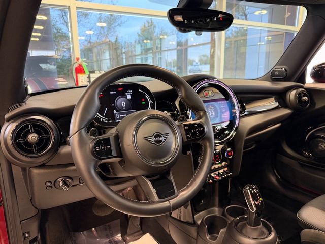 Used 2023 MINI Cooper S w/ Signature Upholstery Package FWD image 31