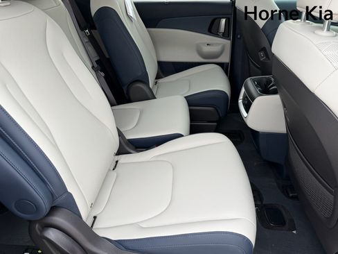 New 2026 Kia Carnival EX FWD image 13