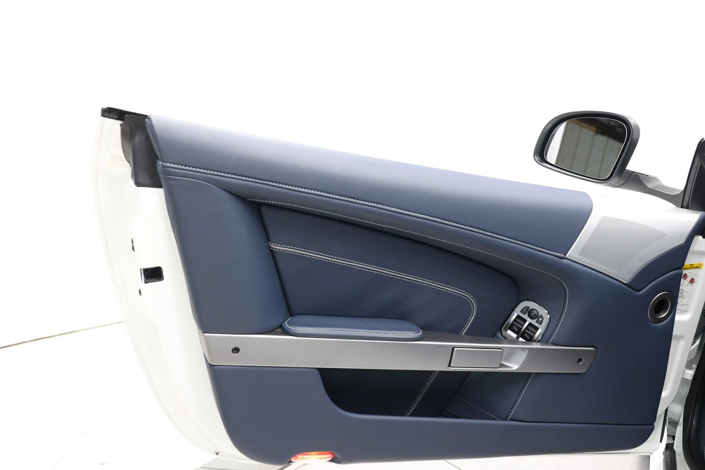 Used 2012 Aston Martin Virage Volante RWD image 11