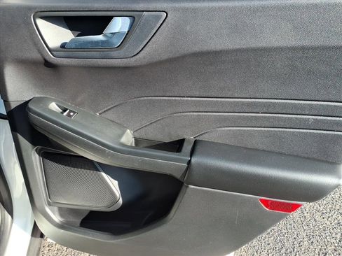 Used 2022 Ford Escape SEL image 11