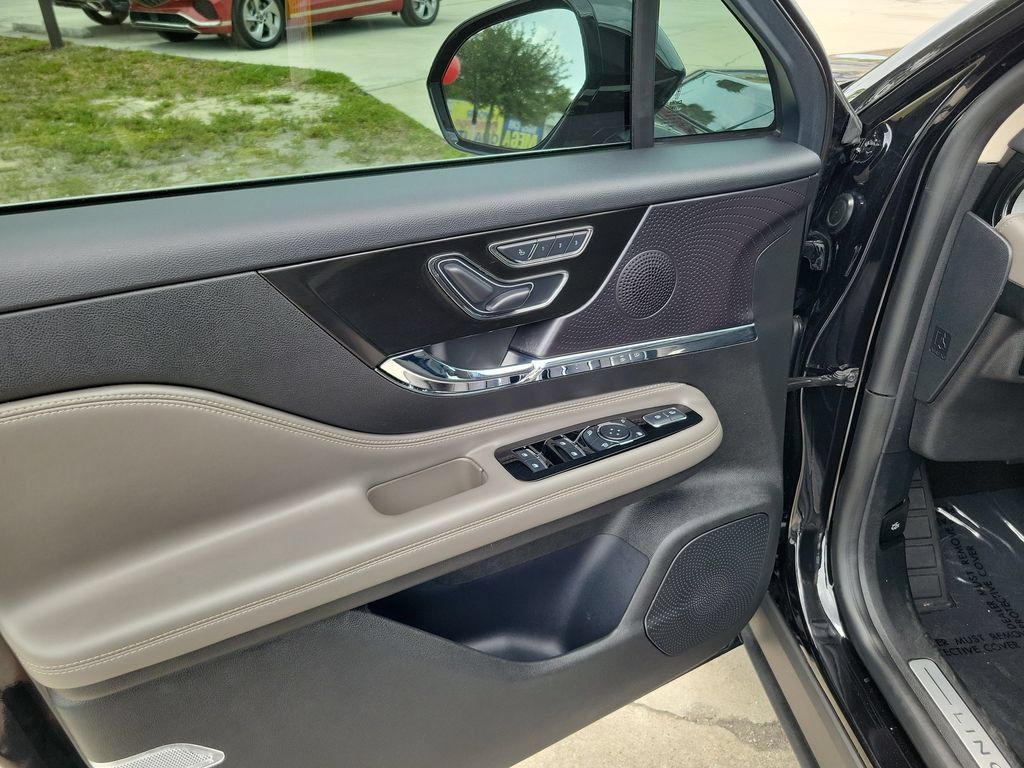 Used 2024 Lincoln Corsair FWD image 17