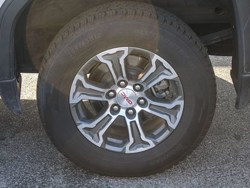 Used 2025 GMC Sierra 1500 SLT RWD image 8