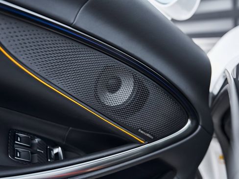 Used 2025 McLaren Artura Spider image 34