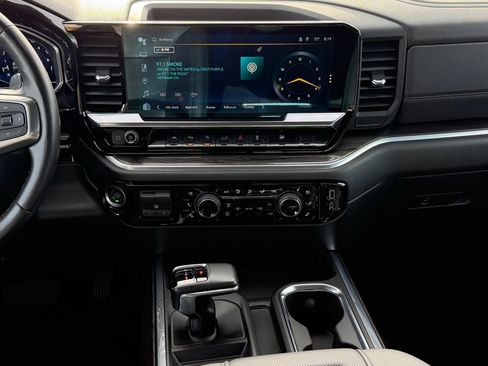 Used 2022 Chevrolet Silverado 1500 LTZ w/ Technology Package AWD/4WD image 13