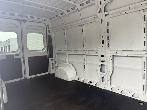 Used 2023 RAM ProMaster 2500 FWD image 11