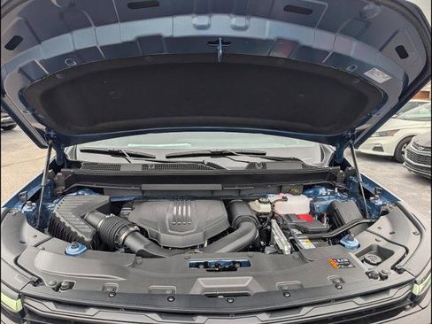 New 2026 Chevrolet Traverse LT w/ Midnight/Sport Edition FWD image 19