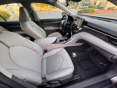 Used 2024 Toyota Camry SE w/ Cold Weather Package image 12