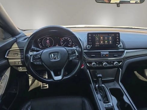 Used 2018 Honda Accord Sport image 13
