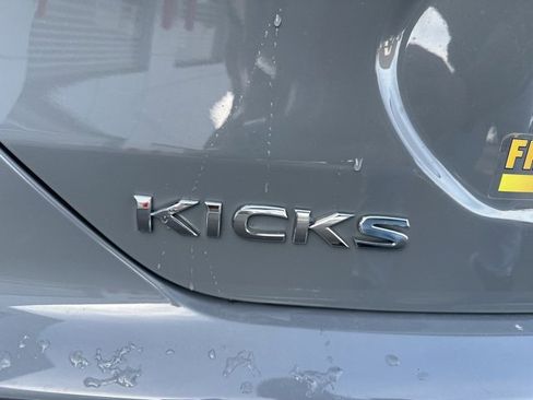 Used 2023 Nissan Kicks SR w/ SR Premium Package image 12