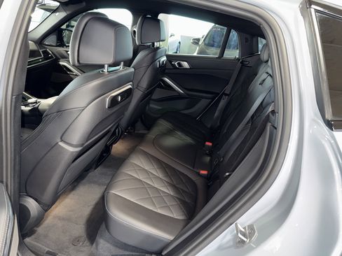 Used 2024 BMW X6 M60i image 15