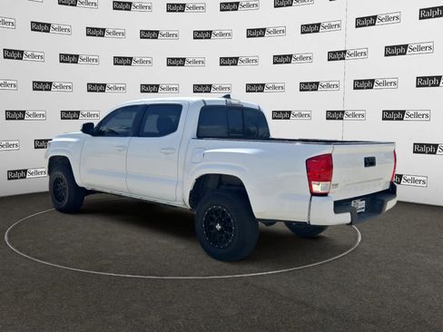 Used 2017 Toyota Tacoma SR w/ SR Convenience Package image 4