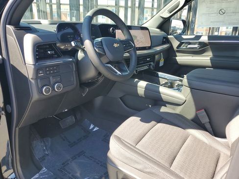 New 2026 Chevrolet Suburban LS image 17