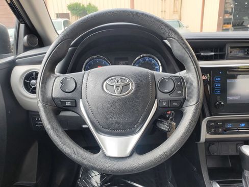 Used 2018 Toyota Corolla LE w/ Carpet Mat Package (TMS) FWD image 45