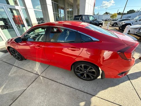 Used 2019 Honda Civic Sport image 8