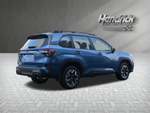 Certified 2025 Subaru Forester w/ Convenience Package #2 image 9