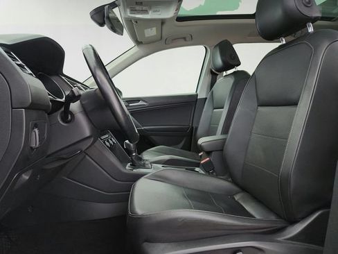 Used 2018 Volkswagen Tiguan SE FWD image 10