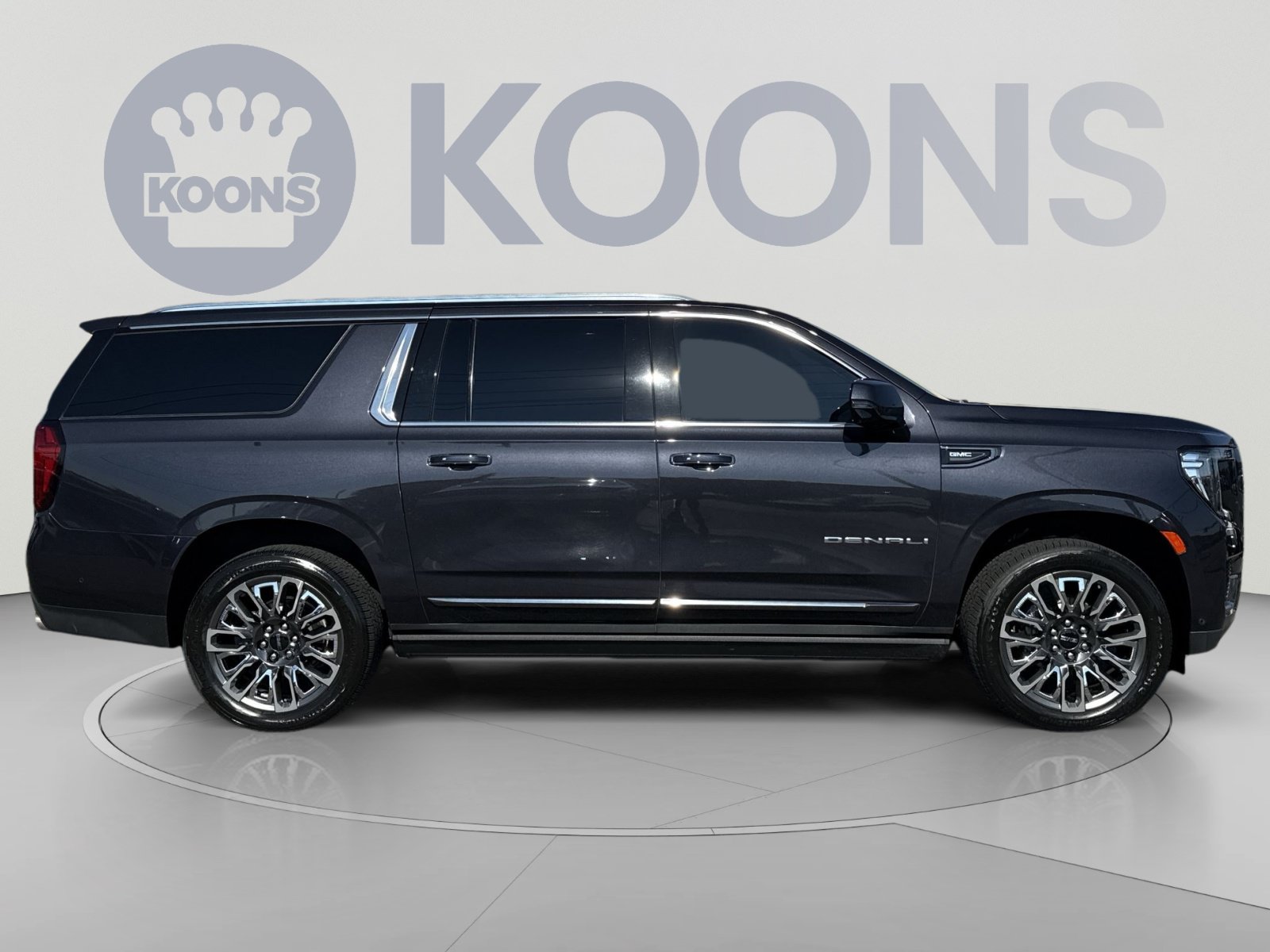 Used 2024 GMC Yukon XL Denali Ultimate AWD/4WD image 8