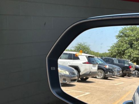 Used 2026 Volkswagen Atlas SE FWD image 21