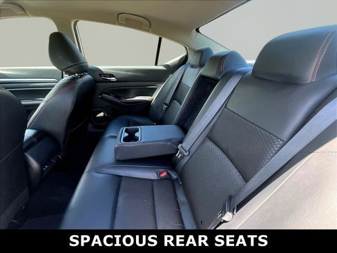Used 2024 Nissan Altima 2.5 SR FWD image 3