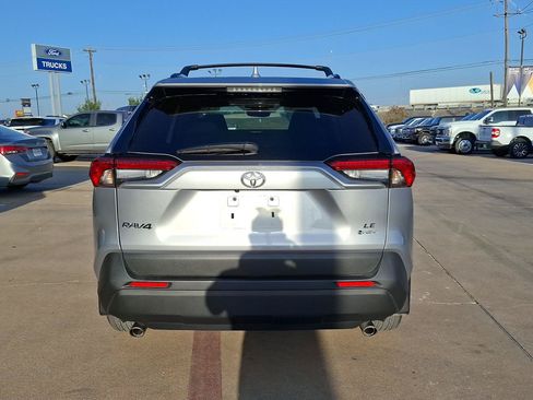 Used 2025 Toyota RAV4 LE AWD/4WD image 8