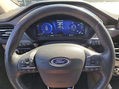 Used 2020 Ford Escape Titanium image 28