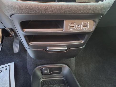 New 2025 Chrysler Pacifica Select FWD image 20
