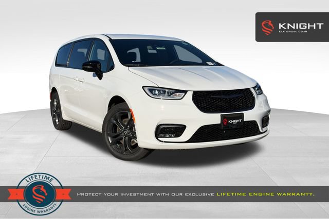 New 2026 Chrysler Pacifica Select AWD/4WD image 1