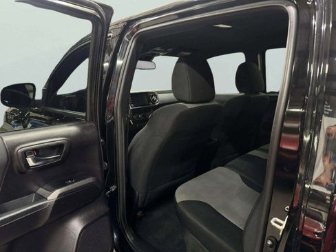 Used 2020 Toyota Tacoma TRD Off-Road w/ Technology Package image 24