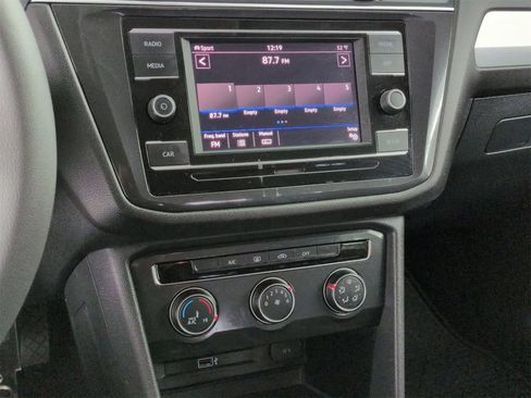 Used 2018 Volkswagen Tiguan S image 25