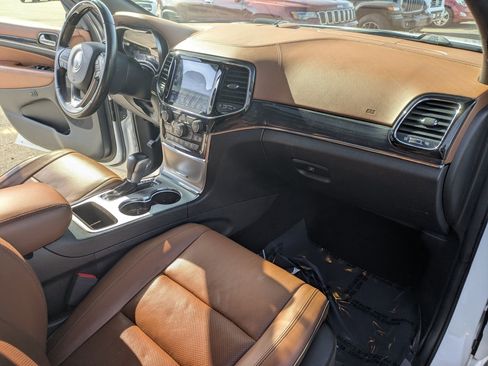 Used 2020 Jeep Grand Cherokee Overland image 26