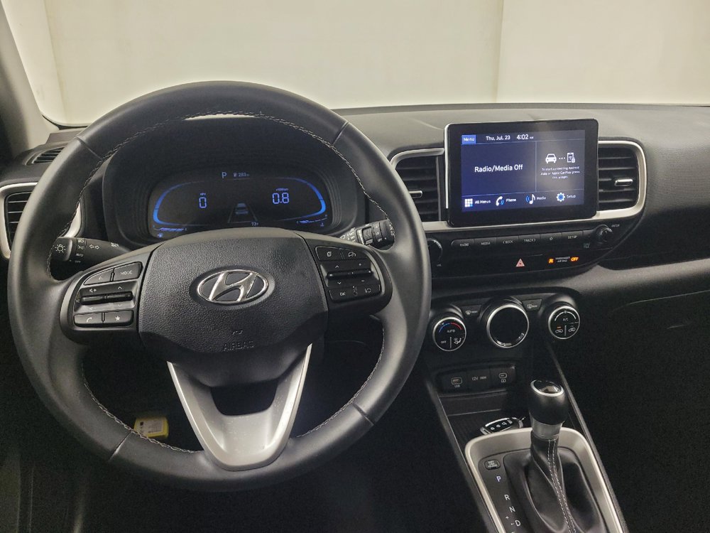 Used 2025 Hyundai Venue SEL FWD image 22