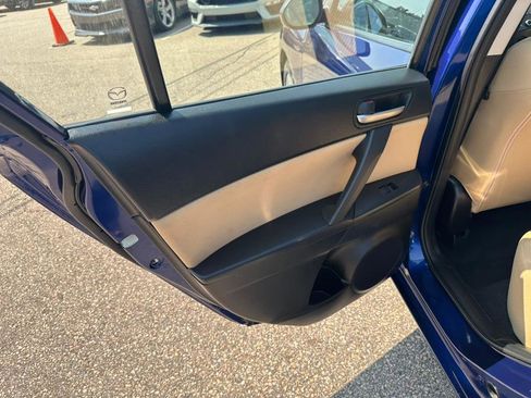 Used 2012 MAZDA MAZDA3 i Touring image 16