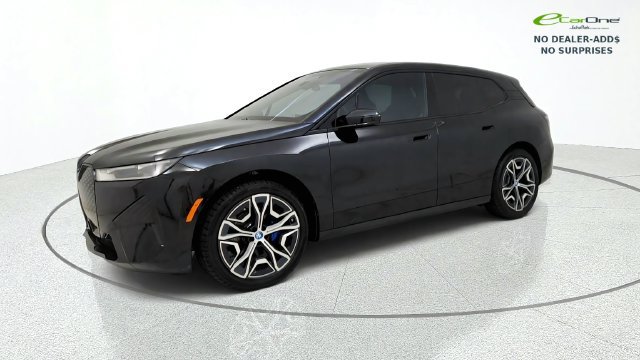 Used 2024 BMW iX xDrive50 w/ Sport Package AWD/4WD image 4