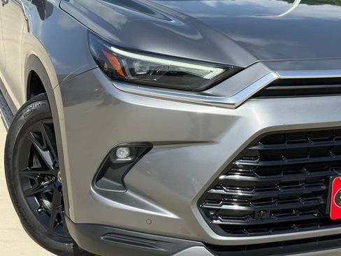 Used 2025 Toyota Grand Highlander AWD Hybrid image 3
