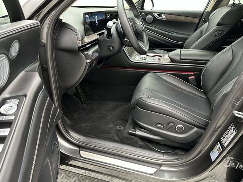 Certified 2026 Genesis GV80 2.5T Advanced image 11