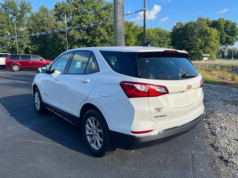 Used 2018 Chevrolet Equinox LS FWD image 6