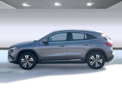 Used 2026 Mercedes-Benz GLA 250 4MATIC image 2