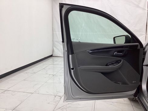 Used 2017 Chevrolet Impala Premier w/ Enhanced Convenience Package image 18