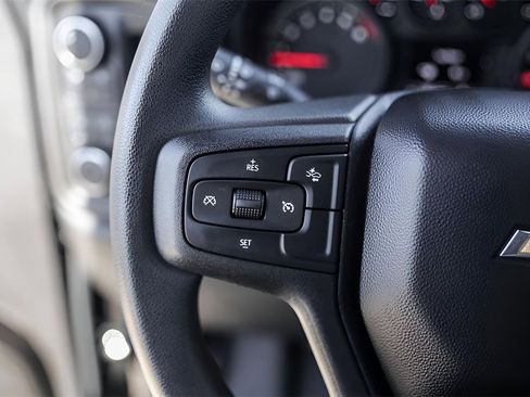 Used 2024 Chevrolet Silverado 2500 Custom w/ Custom Value Package image 12