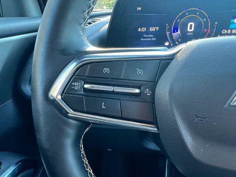 Used 2025 Chevrolet Traverse LT image 20