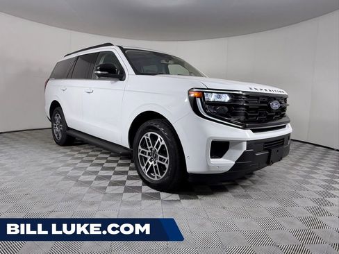 Used 2025 Ford Expedition Active AWD/4WD image 1