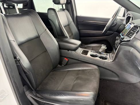 Used 2019 Jeep Grand Cherokee Altitude image 31