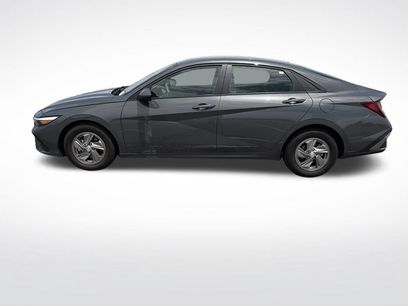 Used 2025 Hyundai Elantra SE